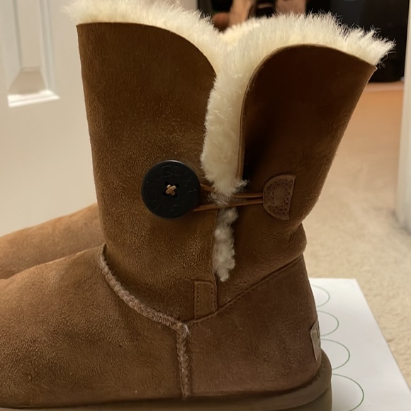 Ugg boots - Picture 3 of 11
